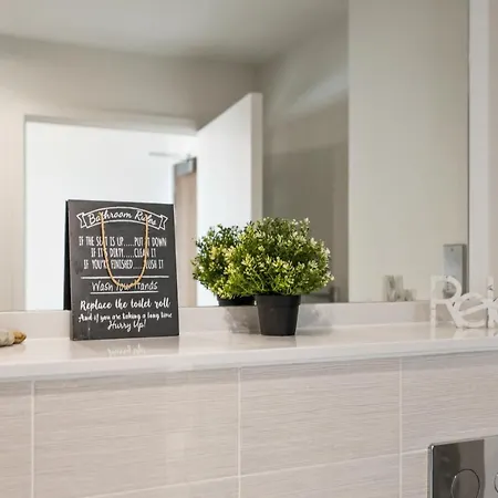 60 Percent Off For Long - For Business, Families, Relocations And Leisure- Book Today At Premium Executive Serviced - Center - Westgate, 1 Bed Apt, Free Wi-fi Apartament