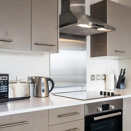60 Percent Off For Long - For Business, Families, Relocations And Leisure- Book Today At Premium Executive Serviced - Center - Westgate, 1 Bed Apt, Free Wi-fi * Birmingham