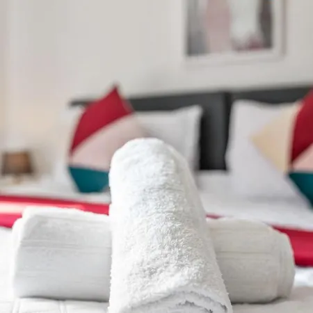 Apartament 60 Percent Off For Long - For Business, Families, Relocations And Leisure- Book Today At Premium Executive Serviced - Center - Westgate, 1 Bed Apt, Free Wi-fi *