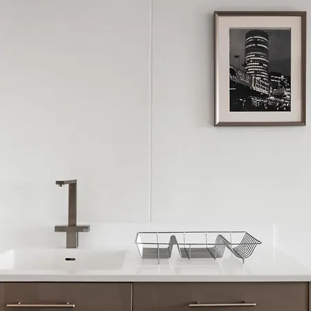 60 Percent Off For Long - For Business, Families, Relocations And Leisure- Book Today At Premium Executive Serviced - Center - Westgate, 1 Bed Apt, Free Wi-fi Birmingham
